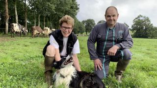 Chantal
Bobon et Olivier Balard sont
associés en Gaec et produisent du lait avec 200 normandes en système très herbager.